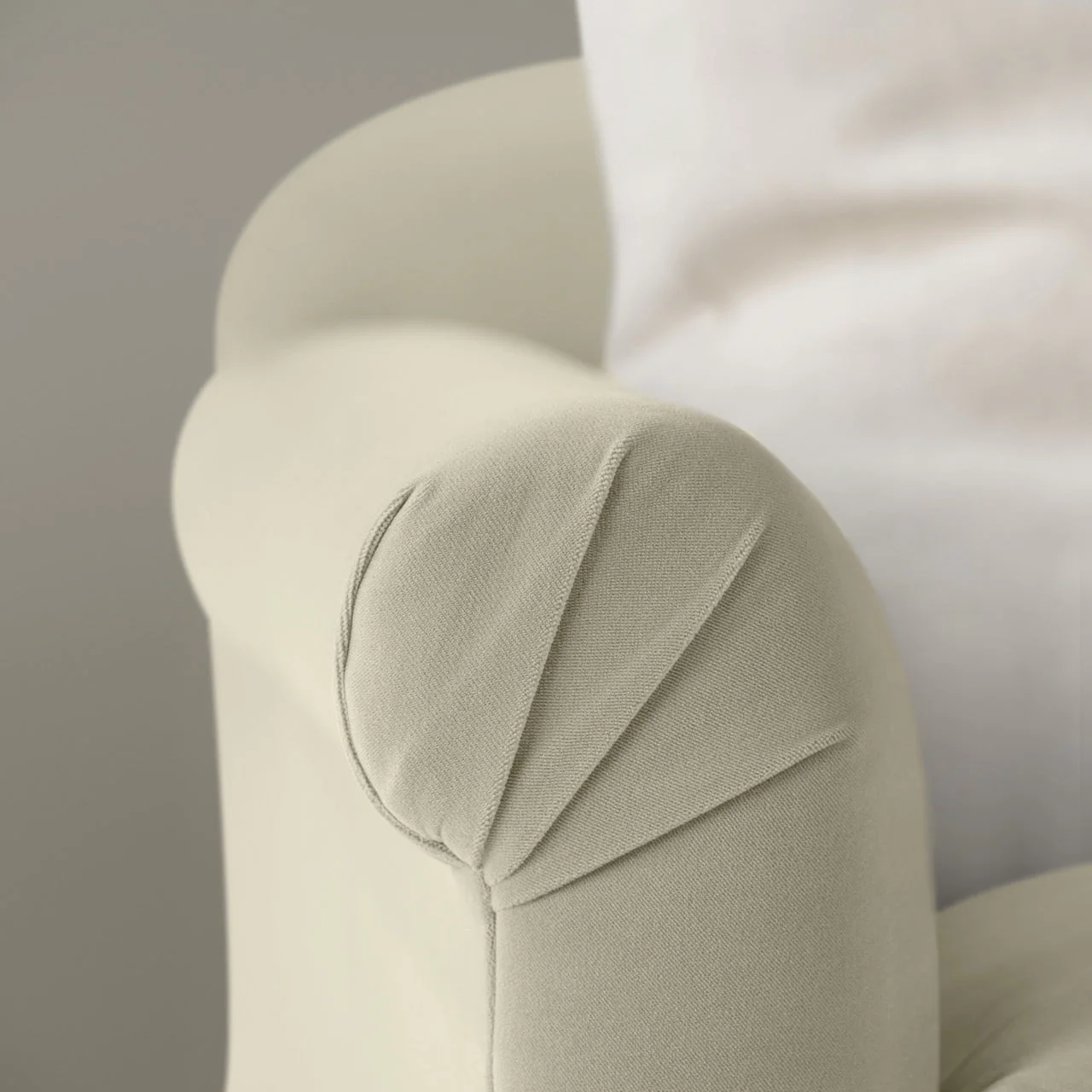 Dolittle 4 seater Sofa in Intelligent Velvet Moonstone - Image 4