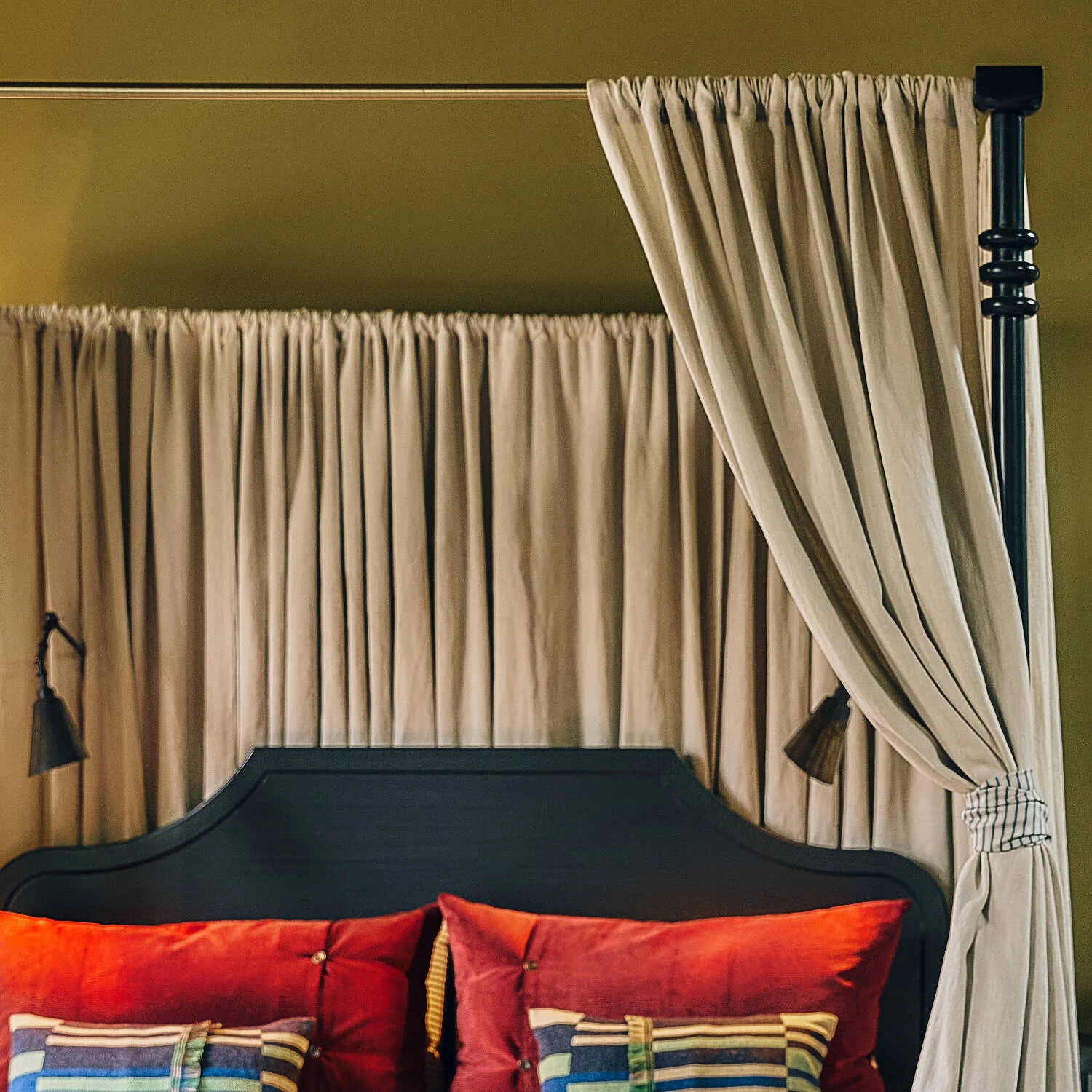 Folly Four Poster Bed in Plum - Image 7