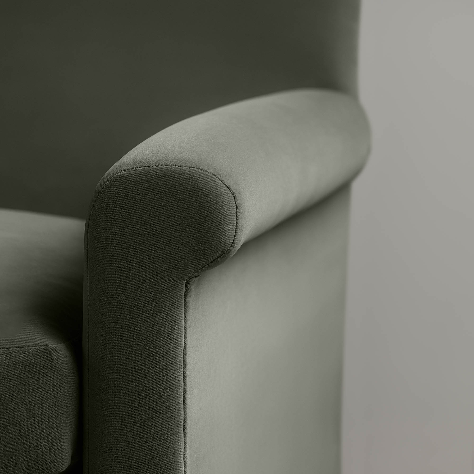 Idler 4 seater sofa in Intelligent Velvet Seaweed - Image 4