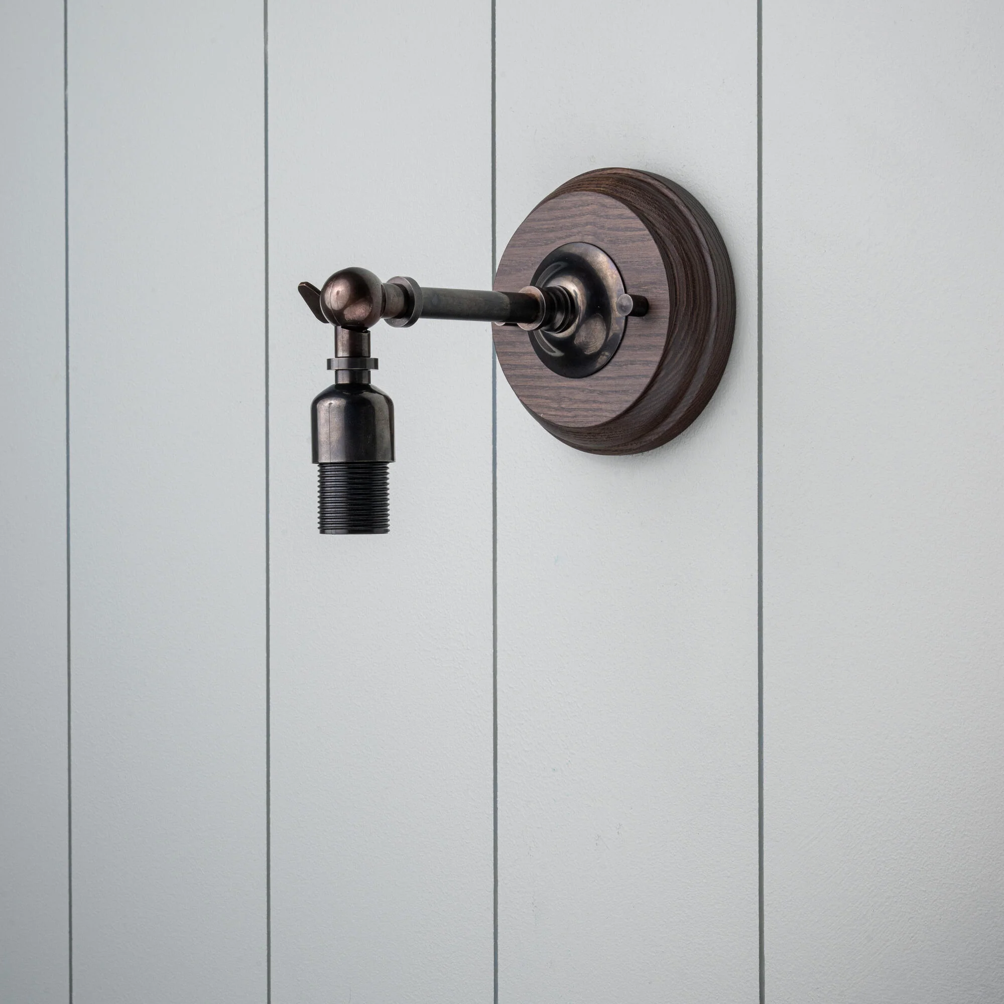 Picturesque Waxed Brass Wall Light with Wooden Sconce - Image 8