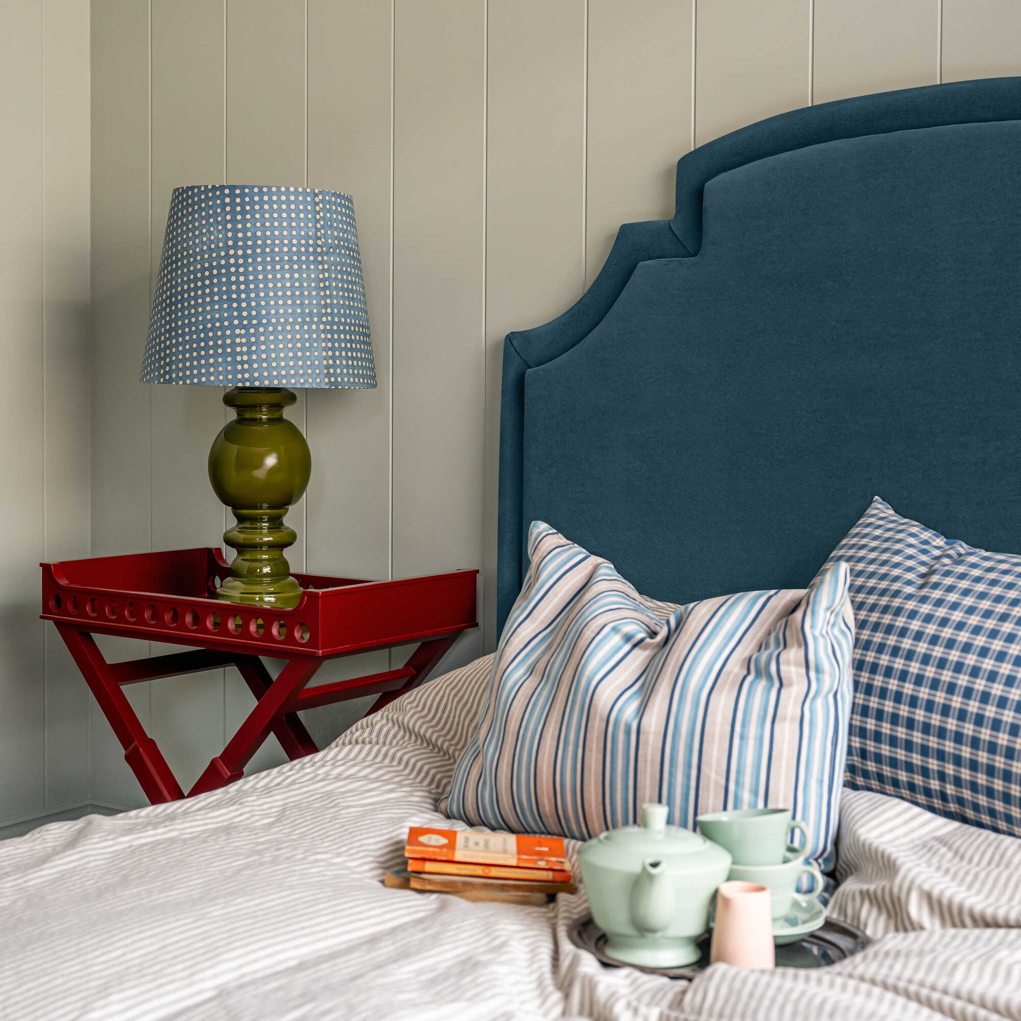 Seventh Heaven Upholstered Bed in Intelligent Velvet Aegean without Valance - Image 5